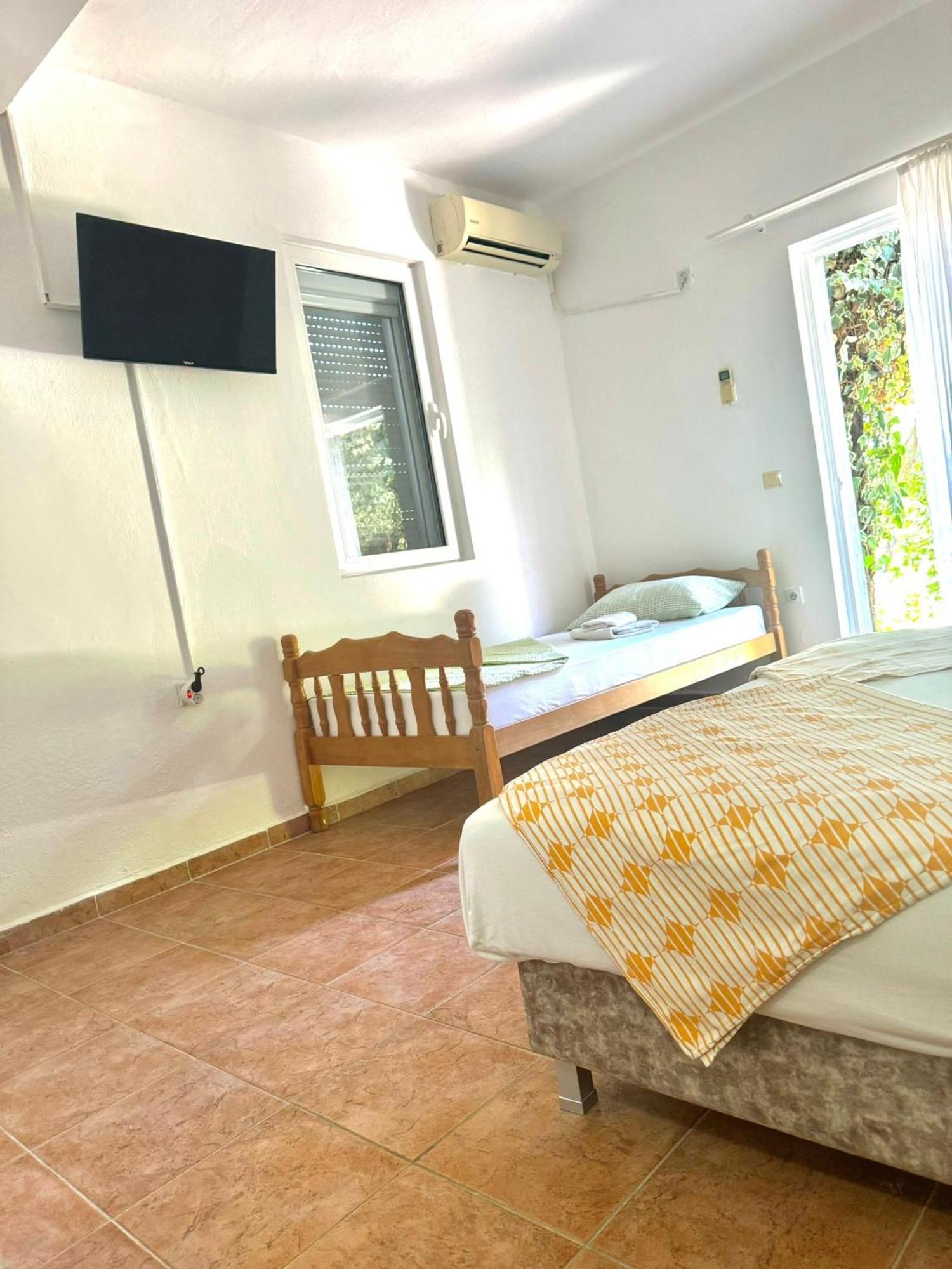 Riverside Apartments Chiara Улцинь Екстер'єр фото